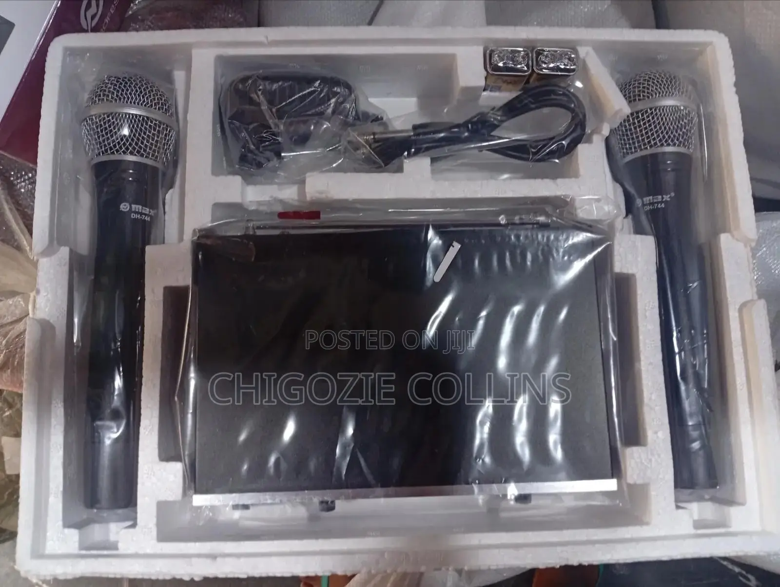 Dh-744 Professional Wireless Microphone