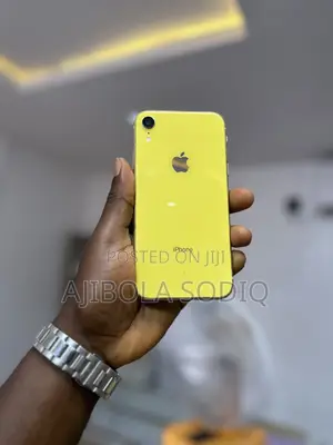 Apple iPhone XR 64 GB Yellow