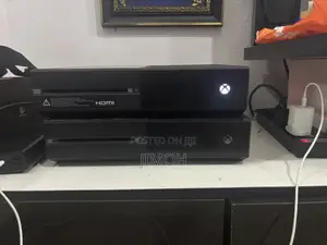 Xbox One With 4 Games Installed and 2 Controllers