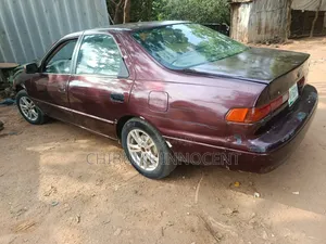 Toyota Camry 2000 Burgundy