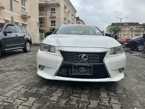 Lexus ES 350 FWD 2015 White