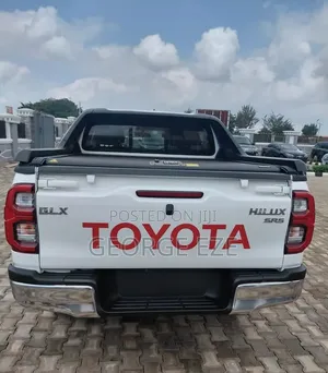 Toyota Hilux 2020 White