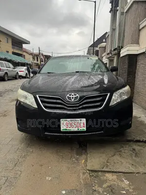 Toyota Camry LE 4dr Sedan (2.5L 4cyl 6A) 2011 Black