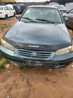 Toyota Camry 2000 Green