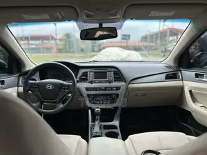 Hyundai Sonata SE 4dr Sedan (2.4L 4cyl 6A) 2015 Blue