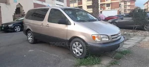 Toyota Sienna CE & 1 hatch 2000 Beige