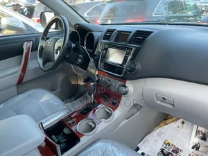 Toyota Highlander 2012 Burgundy