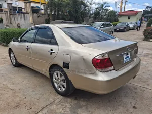 Toyota Camry LE 4dr Sedan (2.4L 4cyl 5A) 2006 Gold