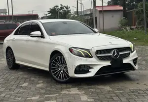 Mercedes-Benz E300 4Matic AWD Sedan (2.0L 4cyl 9A) 2017 Black