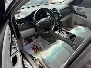 Toyota Camry XLE 4dr Sedan (2.5L 4cyl 6A) 2016 Gray