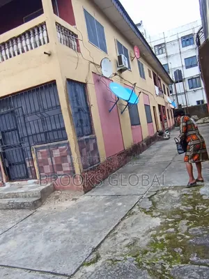 3bdrm Block of Flats in Warri for sale