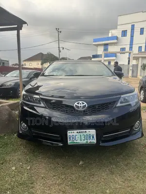 Toyota Camry XLE 4dr Sedan (2.5L 4cyl 6A) 2012 Black