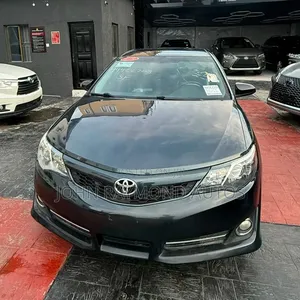 Toyota Camry SE V6 4dr Sedan (3.5L 6cyl 6A) 2013 Black