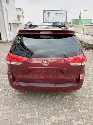 Toyota Sienna LE 7 Passenger Mobility 2011 Burgundy