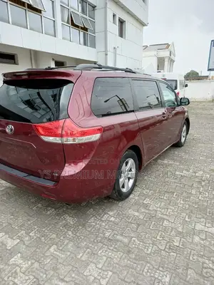 Toyota Sienna LE 7 Passenger Mobility 2011 Burgundy