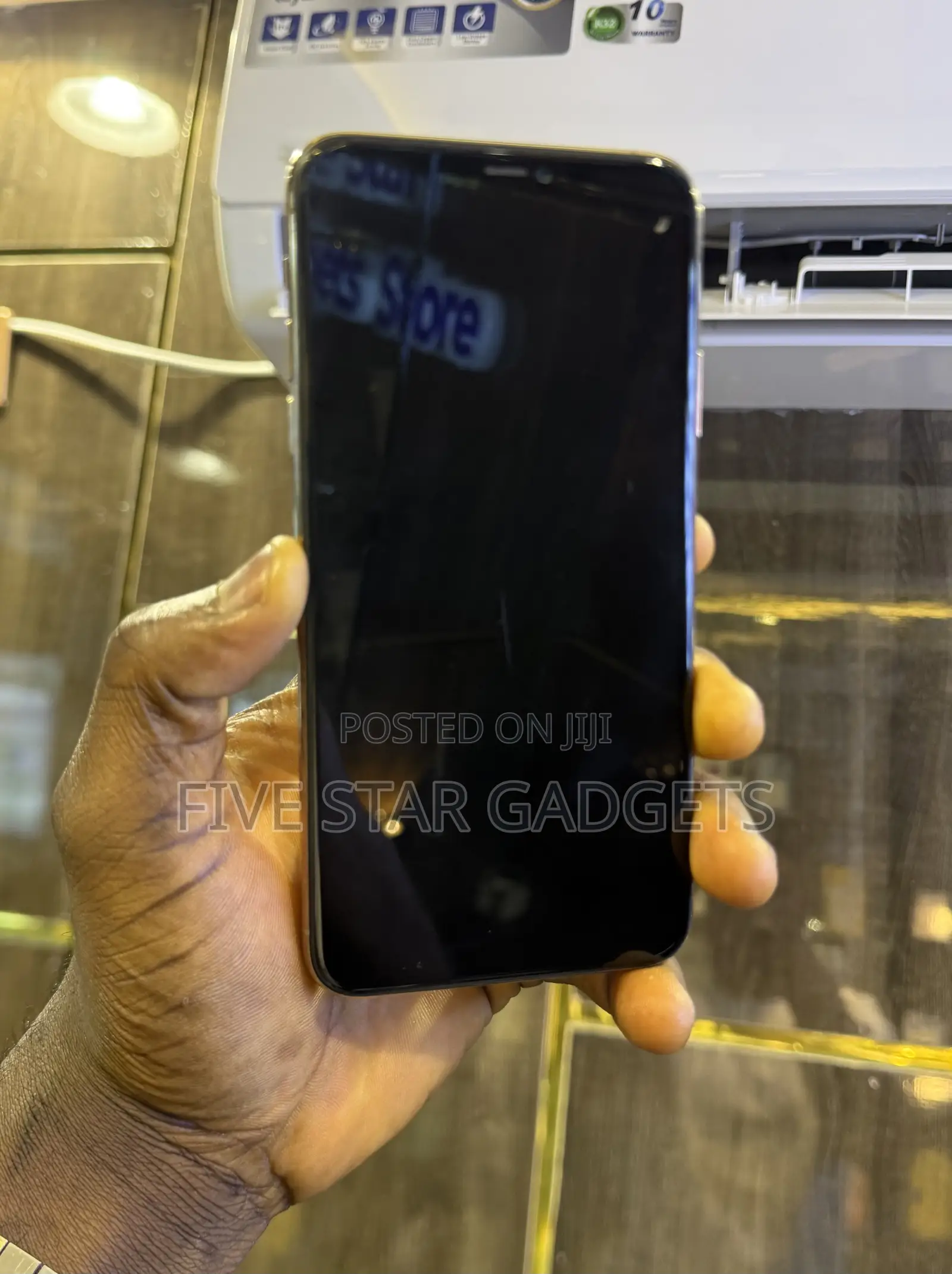 Apple iPhone 11 Pro Max 64 GB Gold