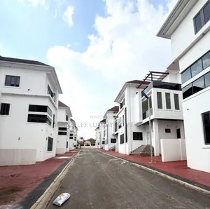 6bdrm Duplex in Estate, Guzape District for sale