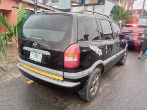 Opel Zafira 2001 Black