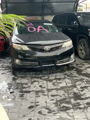 Toyota Camry SE 4dr Sedan (2.5L 4cyl 6A) 2014 Black