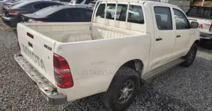 Toyota Hilux 2.7 VVT-i 4X4 SRX 2010 White