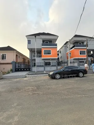 Beautifully Crafted 5 Bedroom Fully Detached Duplex With a Bq, Study
