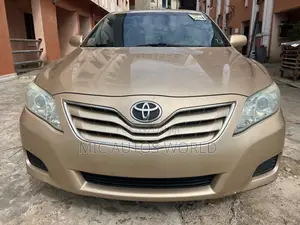 Toyota Camry 2011 Gold
