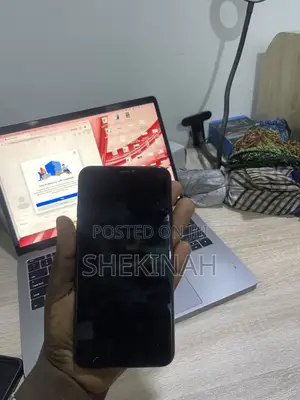 Apple iPhone 11 Pro Max 64 GB Green
