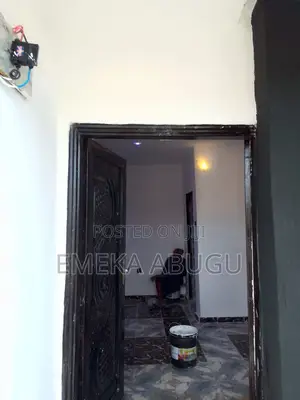 3bdrm Block of Flats in Akala Express for rent