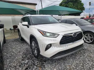 Toyota Highlander 2024 White
