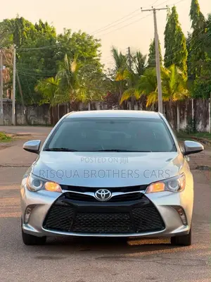 Toyota Camry SE 4dr Sedan (2.5L 4cyl 6A) 2017 Silver