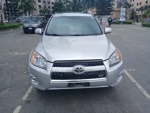 Toyota RAV4 2011 Silver