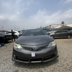 Toyota Camry SE 4dr Sedan (2.5L 4cyl 6A) 2013 Gray
