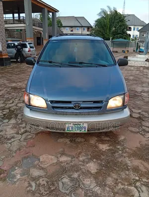 Toyota Sienna XLE & 1 hatch 2000 Blue