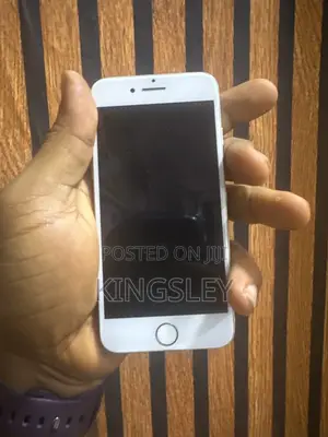 New Apple iPhone 7 32 GB Silver
