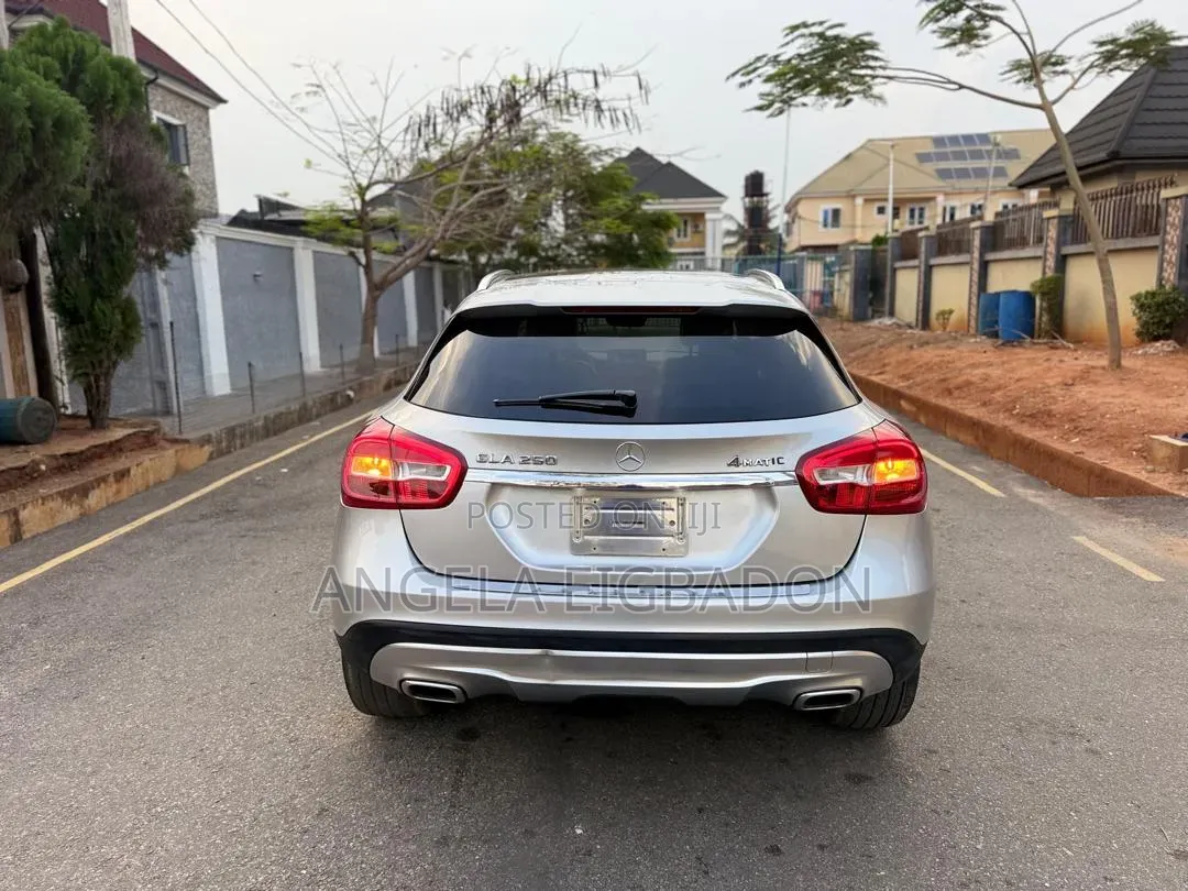 Mercedes-Benz GLA 250 2015 Silver