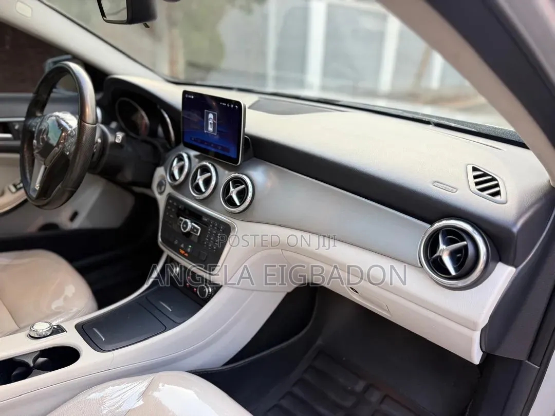 Mercedes-Benz GLA 250 2015 Silver