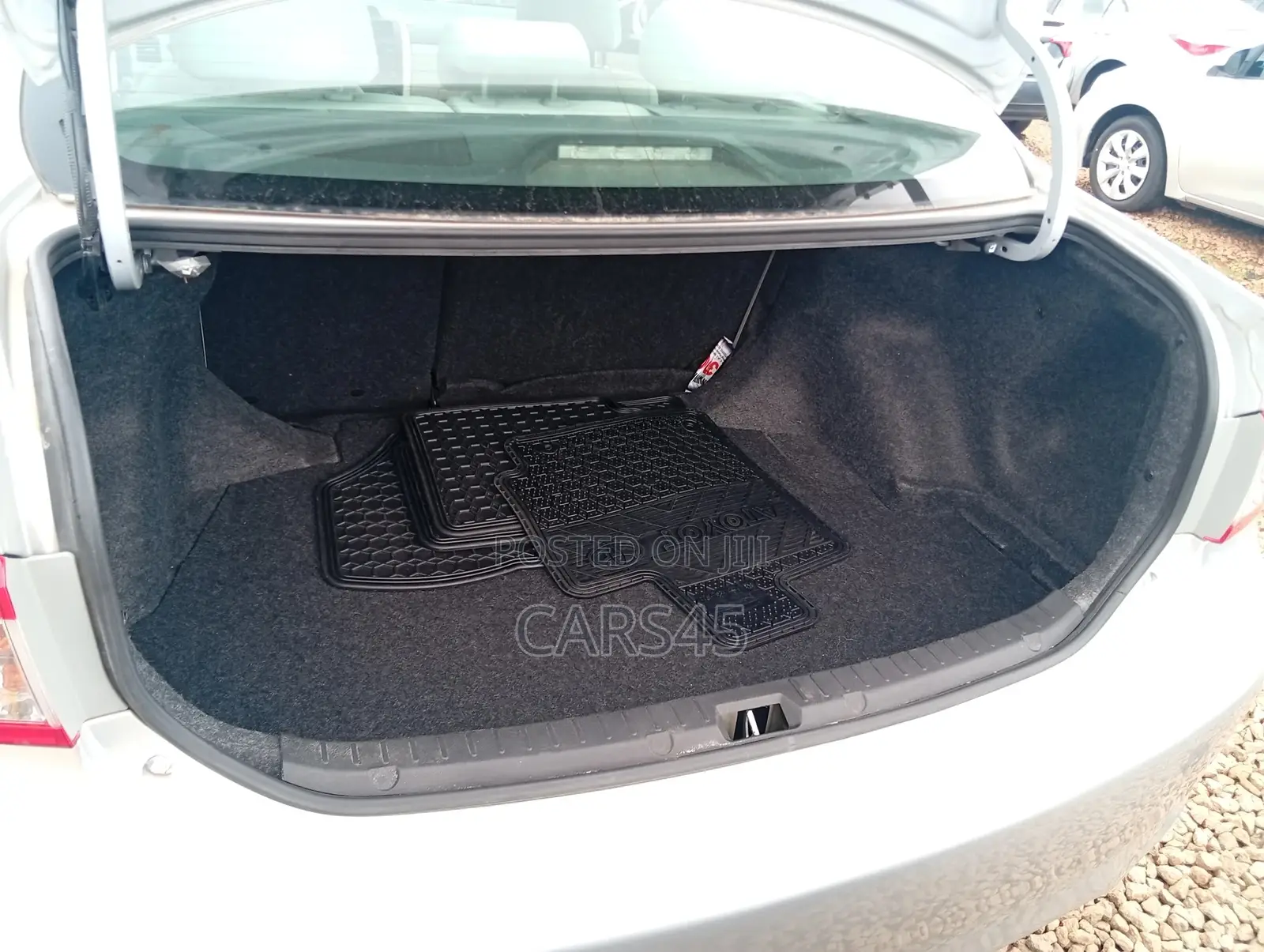 Toyota Corolla 2012 Silver