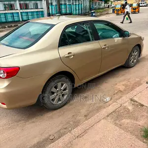 Toyota Corolla 2010 Gold