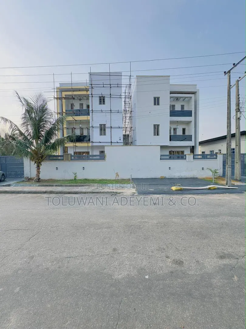5 Bedroom Detached Duplex With Bq