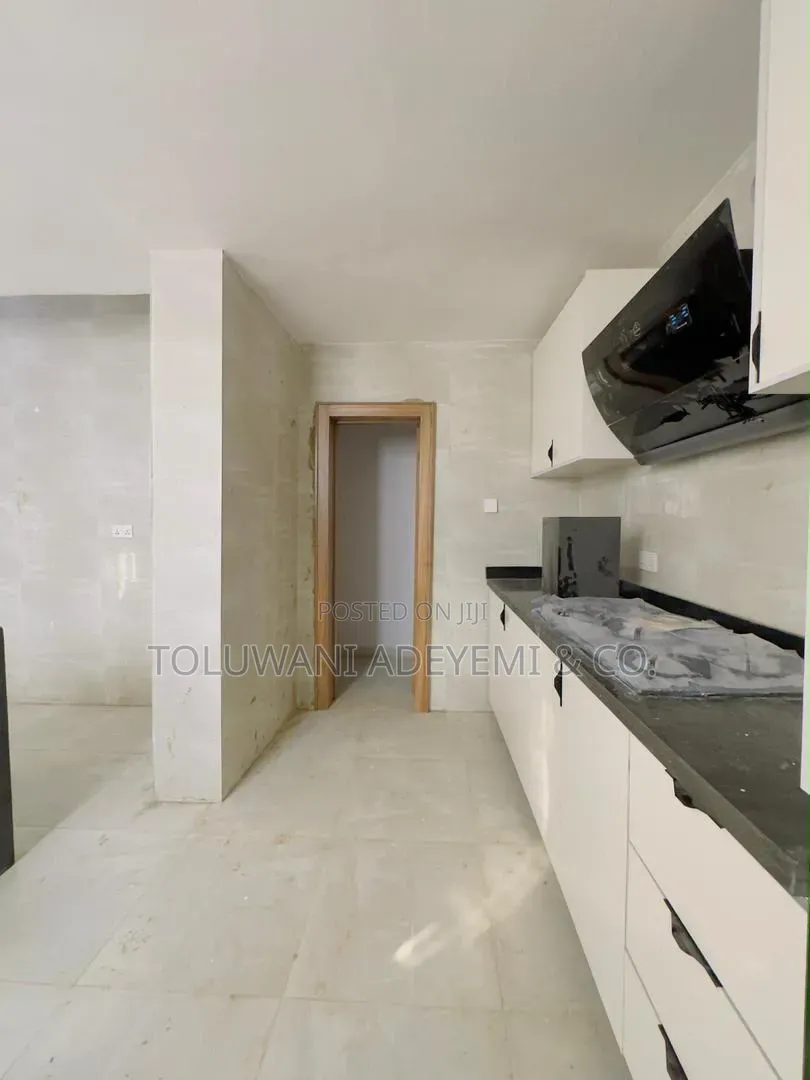 5 Bedroom Detached Duplex With Bq
