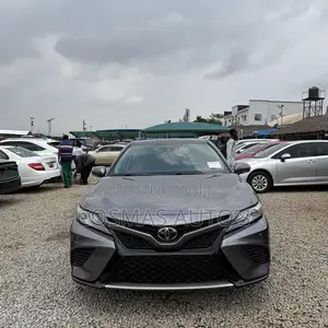 Toyota Camry XSE FWD (2.5L 4cyl 8AM) 2018 Gray