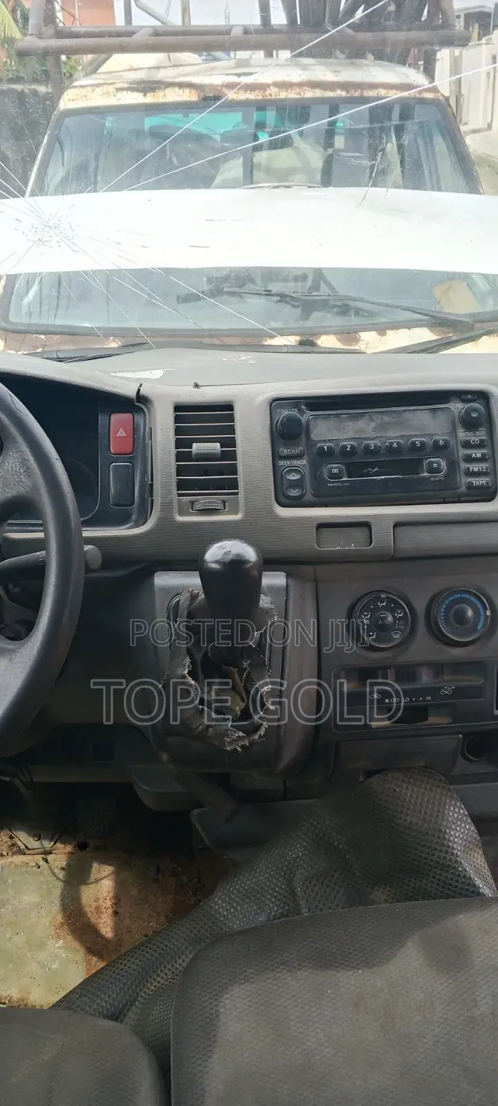 Toyota HiAce 2002 White