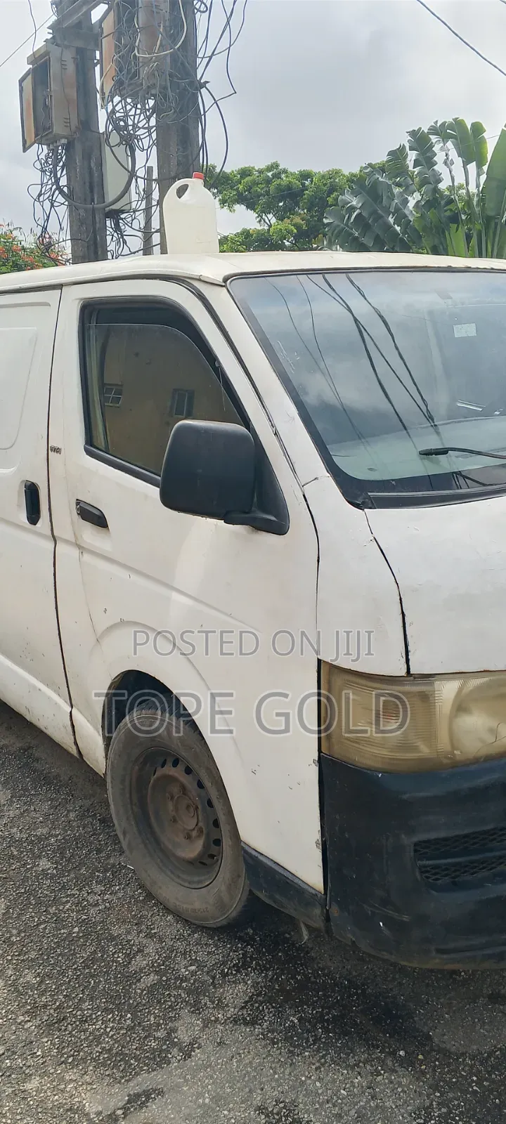 Toyota HiAce 2002 White