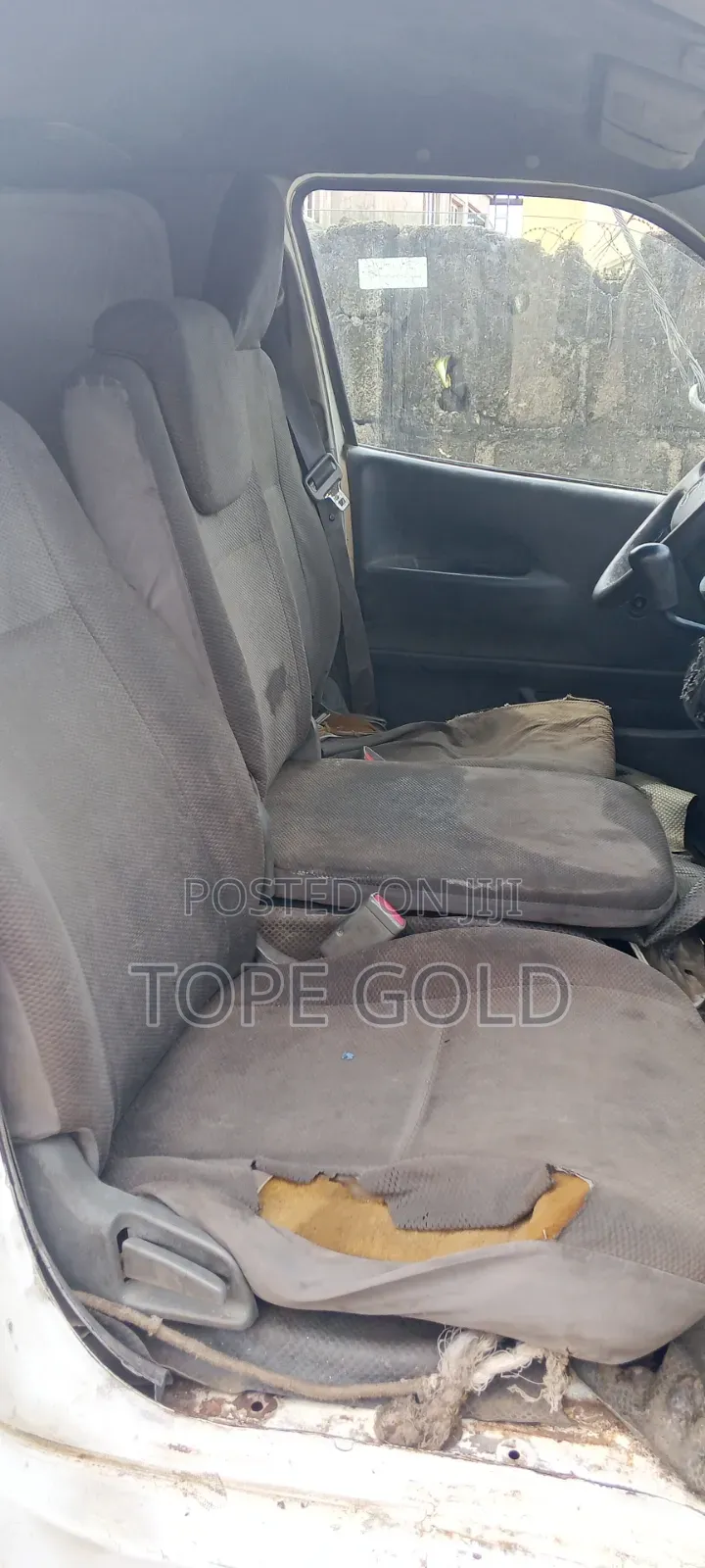 Toyota HiAce 2002 White