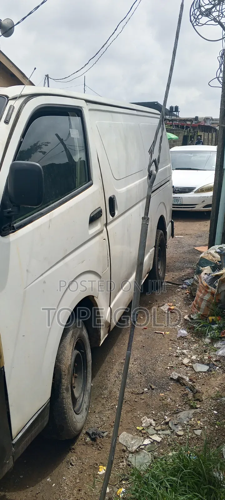 Toyota HiAce 2002 White