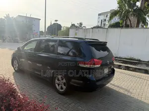 Toyota Sienna LE 8 Passenger 2011 Blue