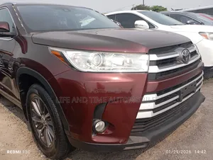 Toyota Highlander SE 2019 Maroon