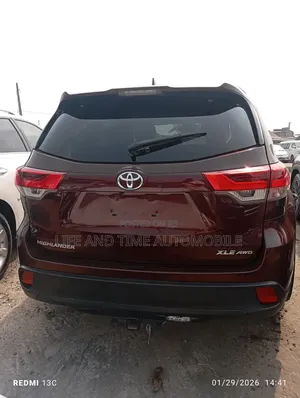 Toyota Highlander SE 2019 Maroon