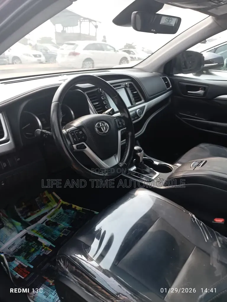 Toyota Highlander SE 2019 Maroon