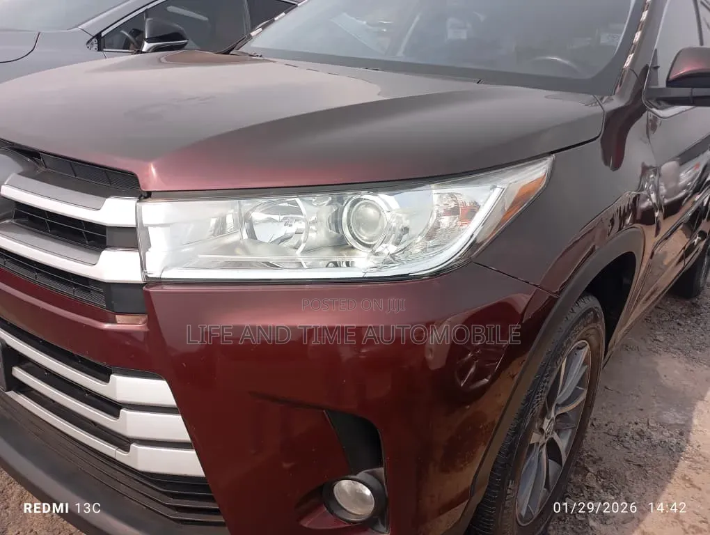Toyota Highlander SE 2019 Maroon